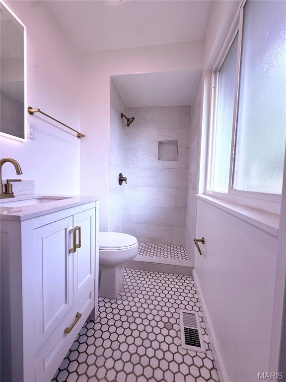 Florissant, Missouri 63033, United States, 3 Bedrooms Bedrooms, ,2 BathroomsBathrooms,Residential,Active,171977