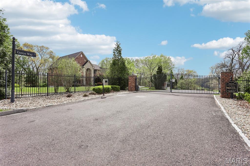 Paradise Valley East - Residential