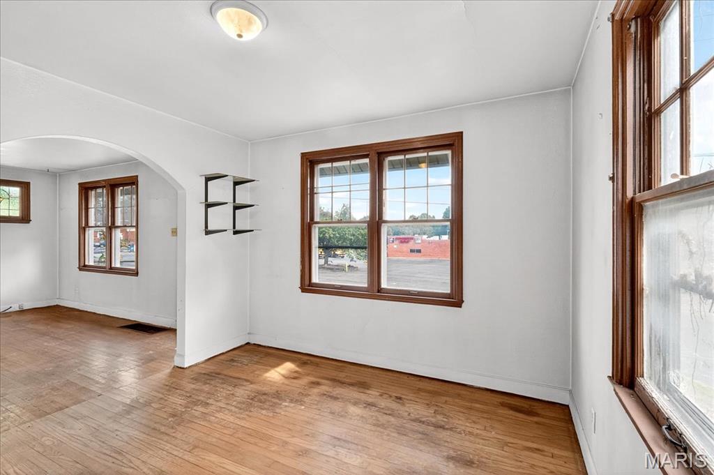 Florissant, Missouri 63031, United States, 2 Bedrooms Bedrooms, ,1 BathroomBathrooms,Residential,Active,230211