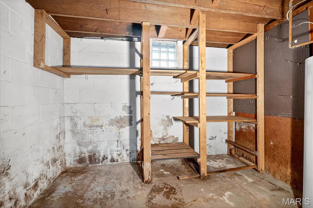 Florissant, Missouri 63031, United States, 2 Bedrooms Bedrooms, ,1 BathroomBathrooms,Residential,Active,230211