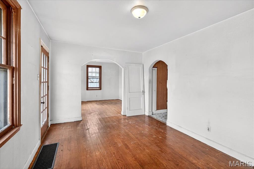 Florissant, Missouri 63031, United States, 2 Bedrooms Bedrooms, ,1 BathroomBathrooms,Residential,Active,230211