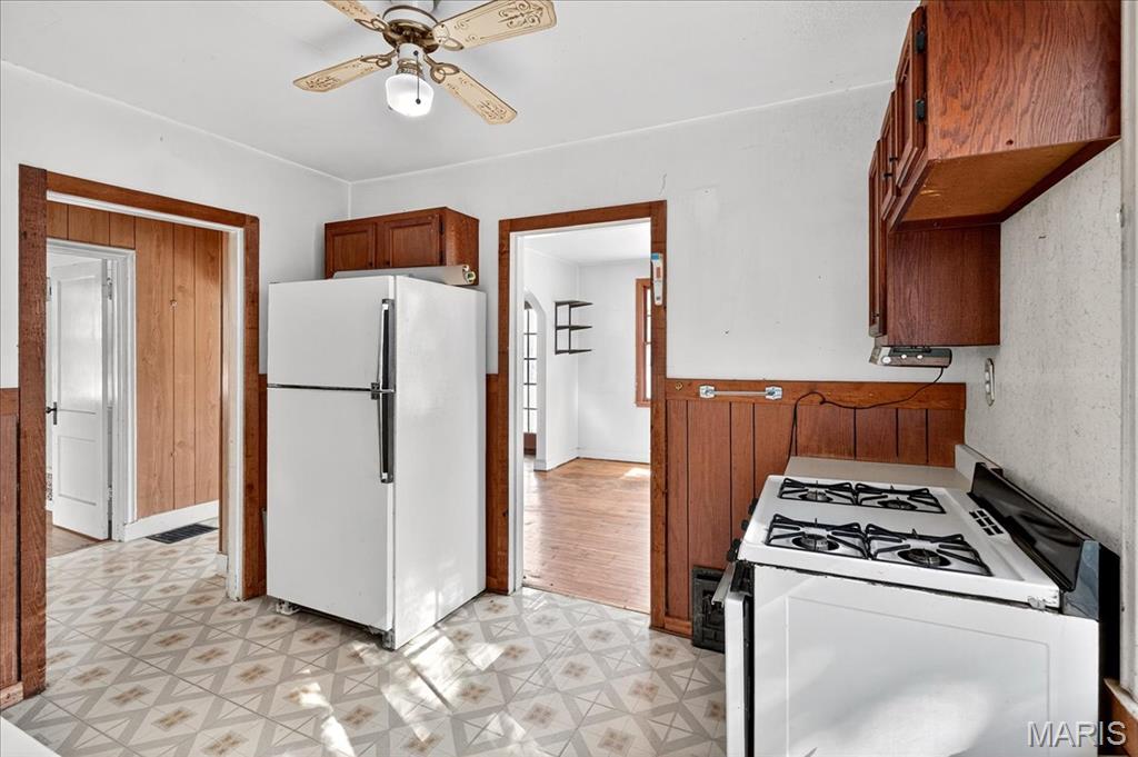 Florissant, Missouri 63031, United States, 2 Bedrooms Bedrooms, ,1 BathroomBathrooms,Residential,Active,230211