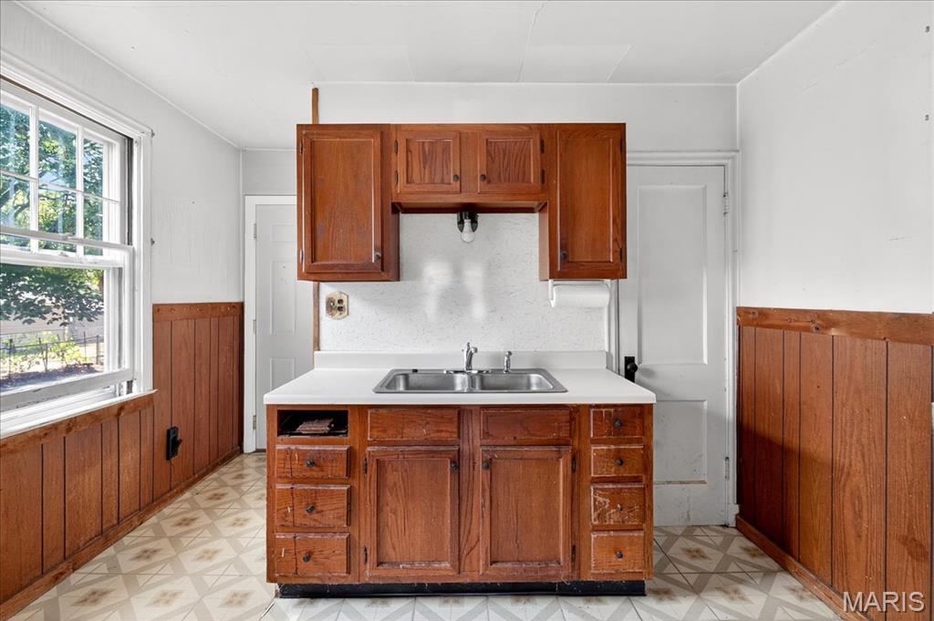 Florissant, Missouri 63031, United States, 2 Bedrooms Bedrooms, ,1 BathroomBathrooms,Residential,Active,230211