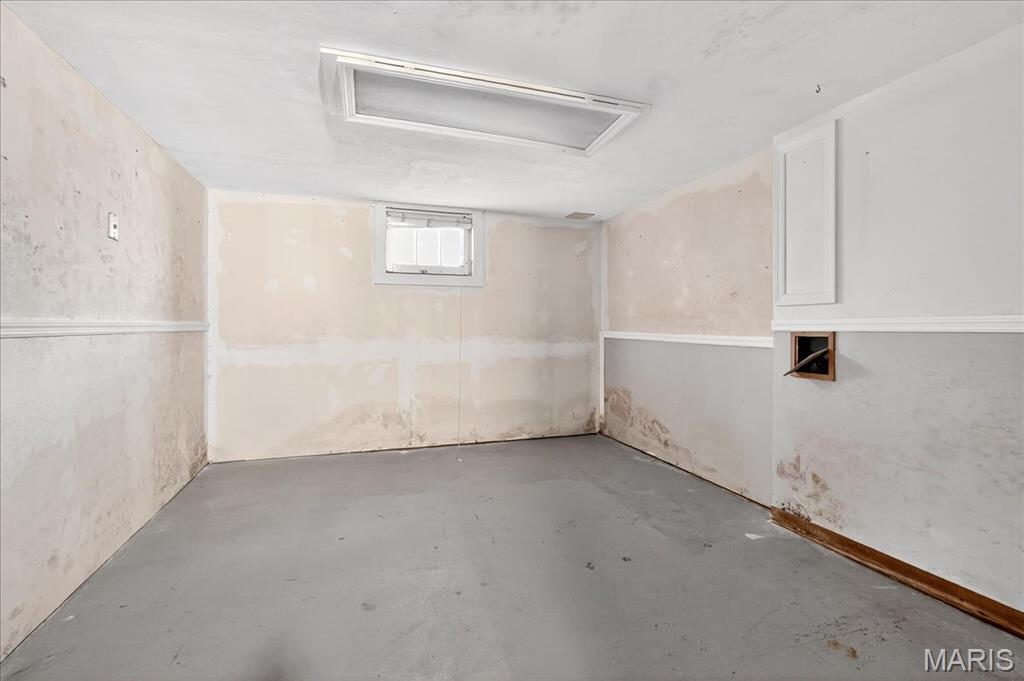 Florissant, Missouri 63031, United States, 2 Bedrooms Bedrooms, ,1 BathroomBathrooms,Residential,Active,230211