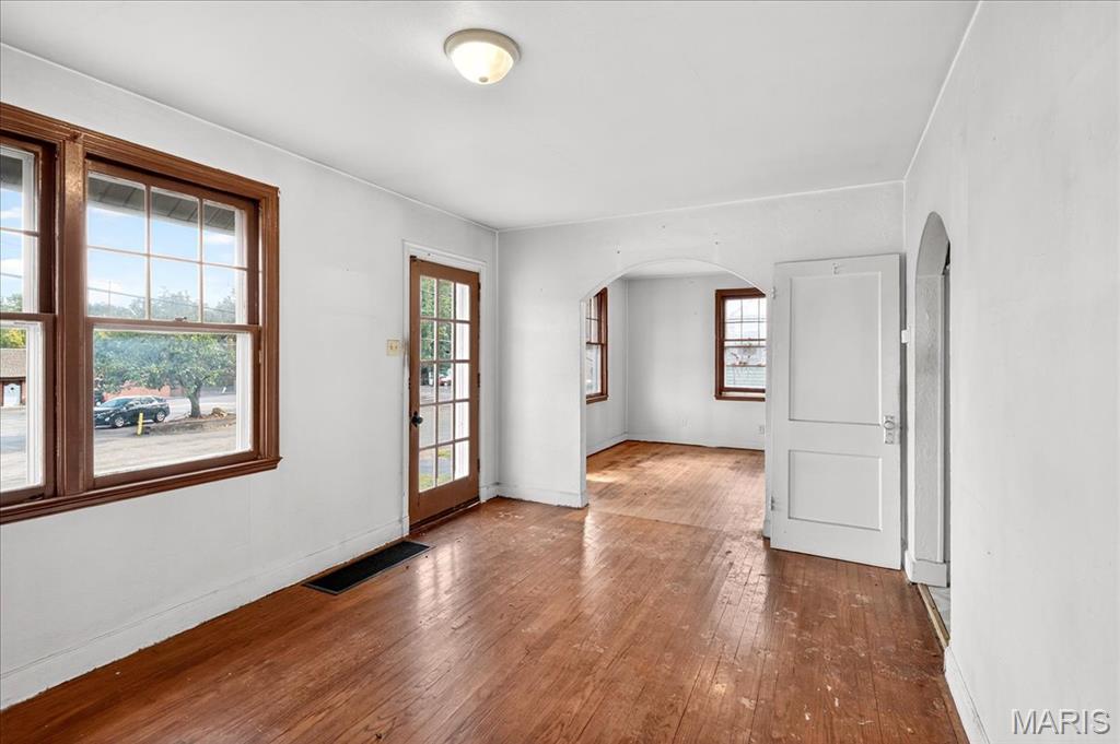 Florissant, Missouri 63031, United States, 2 Bedrooms Bedrooms, ,1 BathroomBathrooms,Residential,Active,230211