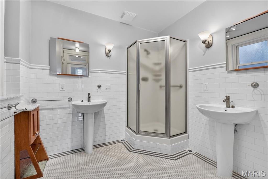 Lindell Add 02 - Residential