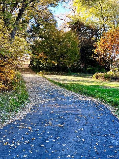 2825 Charbonier Road Florissant MO 63031