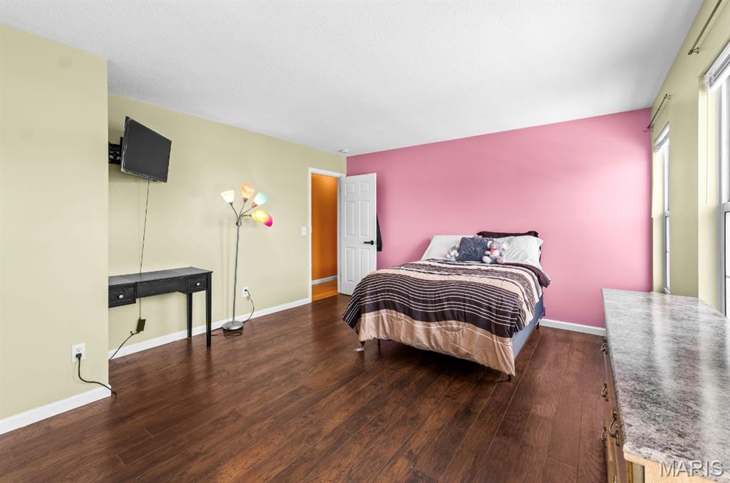 Florissant, Missouri 63031, United States, 4 Bedrooms Bedrooms, ,3 BathroomsBathrooms,Residential,Active,251255