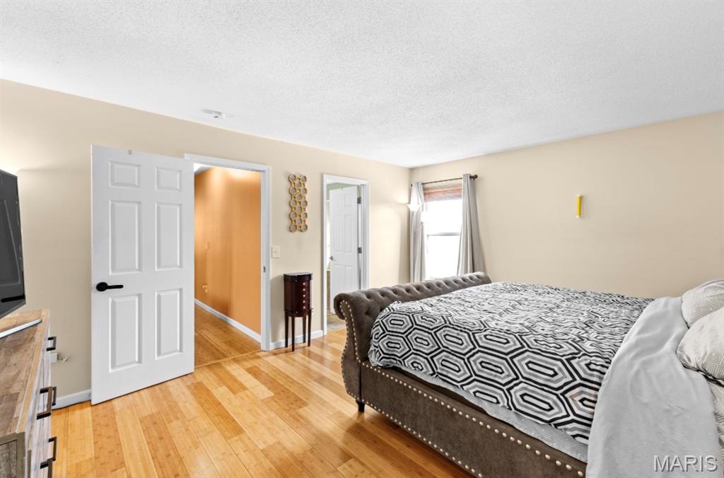 Florissant, Missouri 63031, United States, 4 Bedrooms Bedrooms, ,3 BathroomsBathrooms,Residential,Active,251255