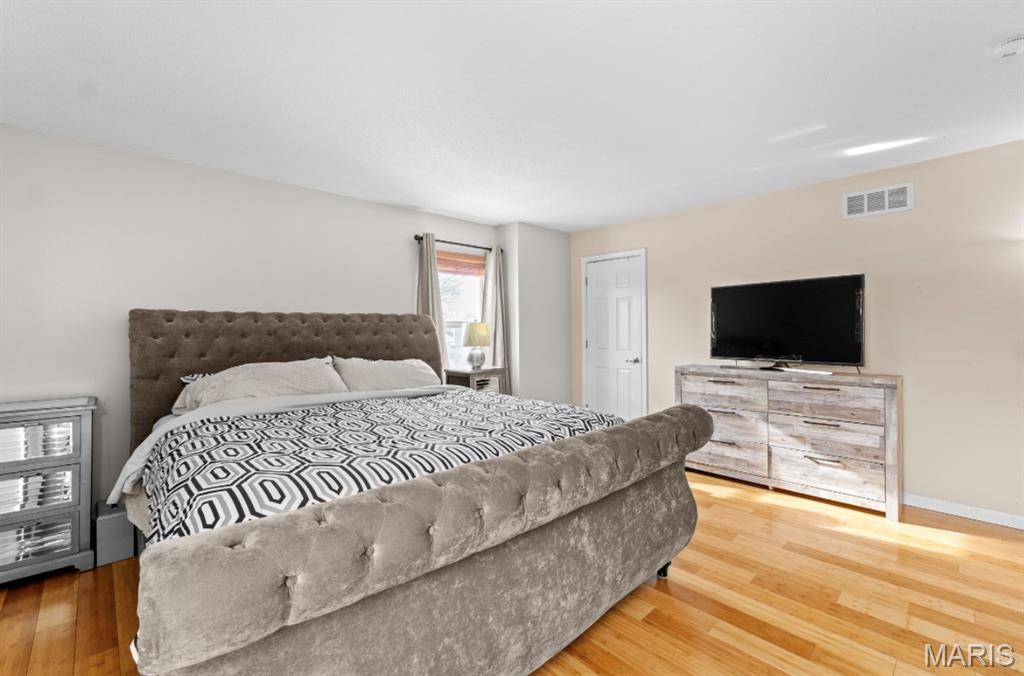 Florissant, Missouri 63031, United States, 4 Bedrooms Bedrooms, ,3 BathroomsBathrooms,Residential,Active,251255