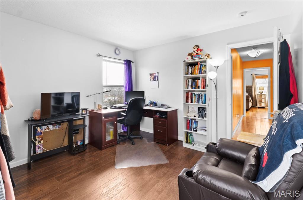 Florissant, Missouri 63031, United States, 4 Bedrooms Bedrooms, ,3 BathroomsBathrooms,Residential,Active,251255