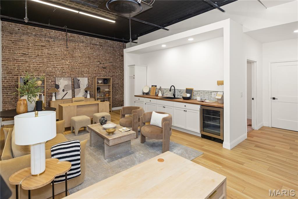 Munsons Sub - Commercial Lease