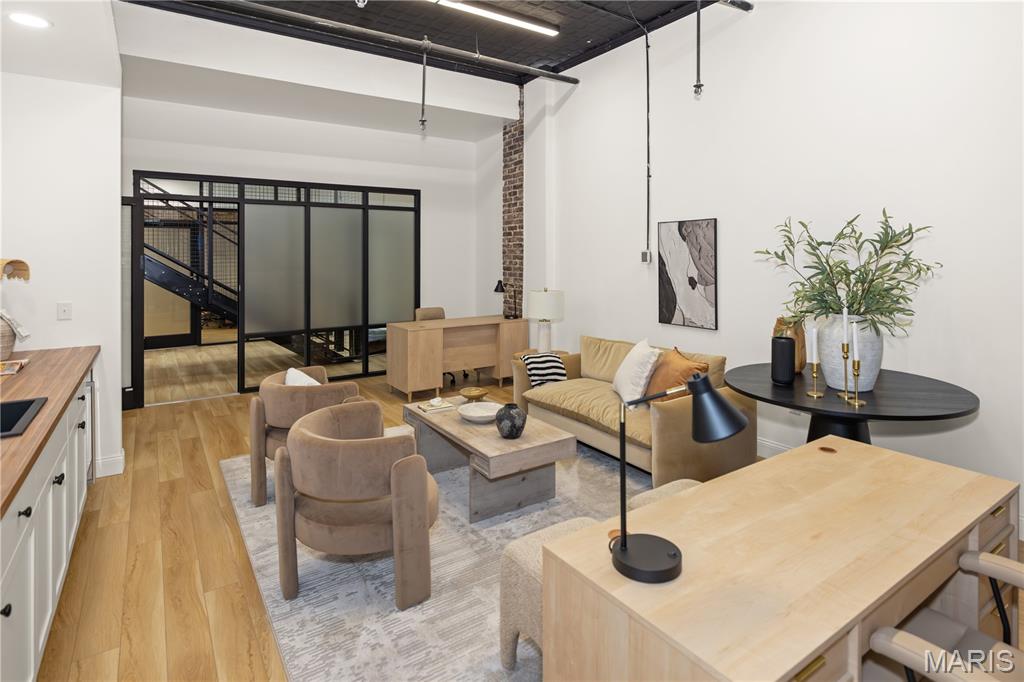 Munsons Sub - Commercial Lease