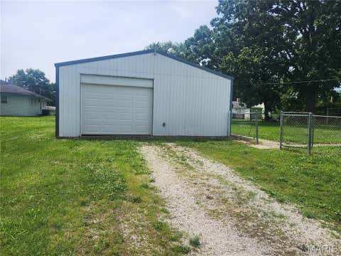 Tiny photo for 106 S Pearl Street, Bowling Green, MO 63334 (MLS # 26039217)