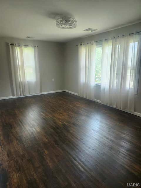 Tiny photo for 106 S Pearl Street, Bowling Green, MO 63334 (MLS # 26039217)