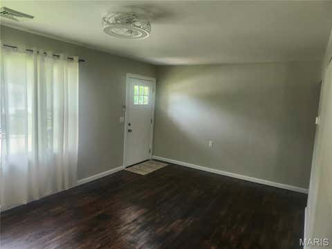 Tiny photo for 106 S Pearl Street, Bowling Green, MO 63334 (MLS # 26039217)
