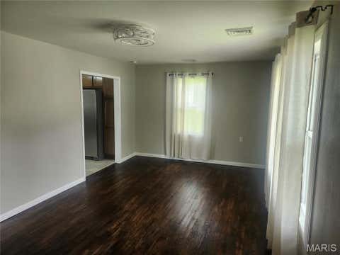 Tiny photo for 106 S Pearl Street, Bowling Green, MO 63334 (MLS # 26039217)