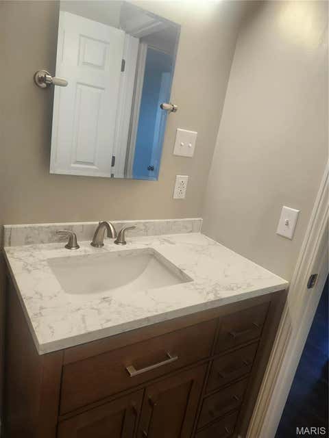 Tiny photo for 106 S Pearl Street, Bowling Green, MO 63334 (MLS # 26039217)