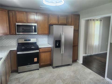 Tiny photo for 106 S Pearl Street, Bowling Green, MO 63334 (MLS # 26039217)