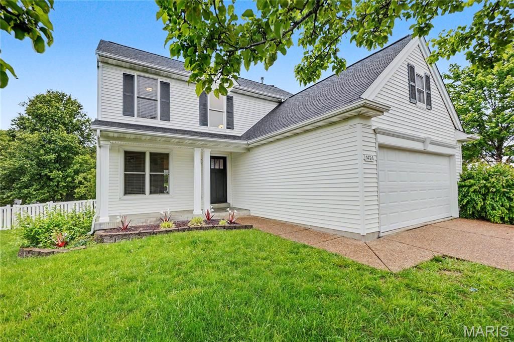 Photo of 1424 Devonshire County Drive, Wentzville, MO 63385 (MLS # 26028195)