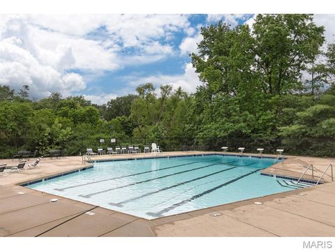 Tiny photo for 2008 Meadowtree Lane, Kirkwood, MO 63122 (MLS # 26033787)