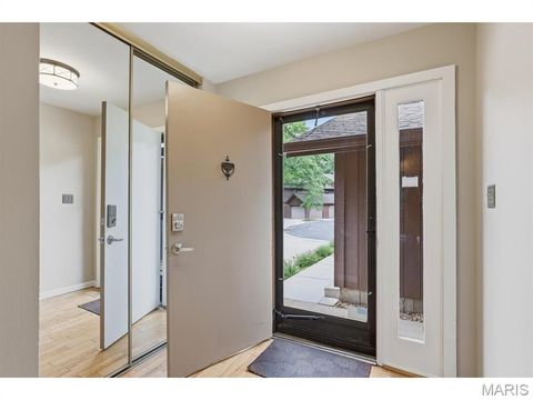 Tiny photo for 2008 Meadowtree Lane, Kirkwood, MO 63122 (MLS # 26033787)