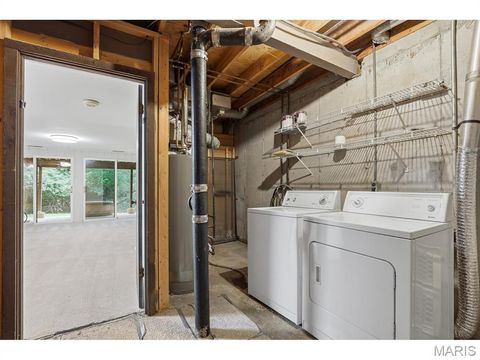 Tiny photo for 2008 Meadowtree Lane, Kirkwood, MO 63122 (MLS # 26033787)