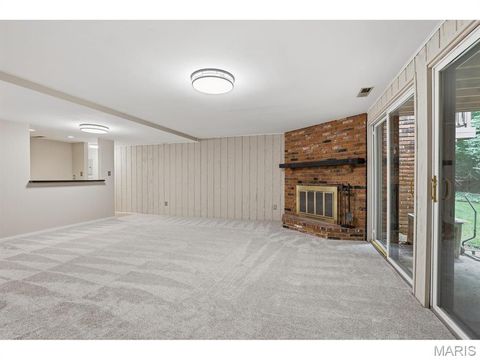Tiny photo for 2008 Meadowtree Lane, Kirkwood, MO 63122 (MLS # 26033787)