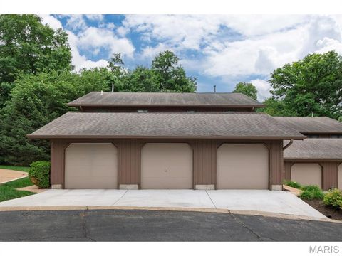 Tiny photo for 2008 Meadowtree Lane, Kirkwood, MO 63122 (MLS # 26033787)