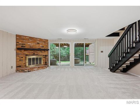 Tiny photo for 2008 Meadowtree Lane, Kirkwood, MO 63122 (MLS # 26033787)