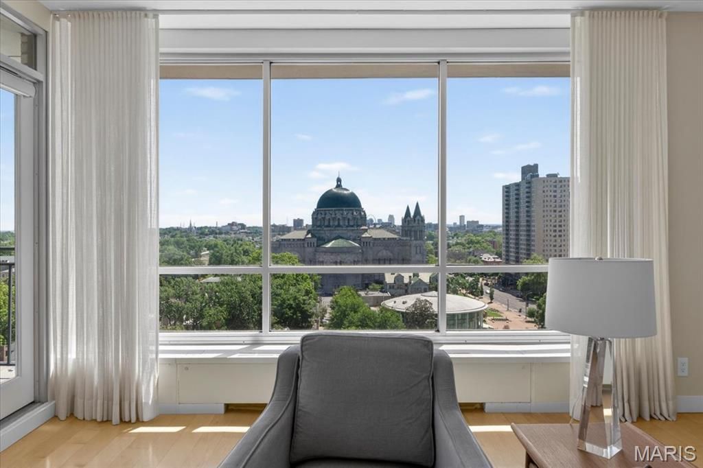 Photo of 4501 Lindell Boulevard #10B, St Louis, MO 63108 (MLS # 26025908)