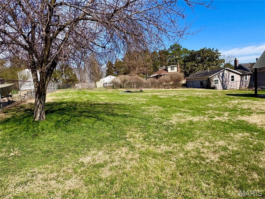Photo of 4005 Reavis Barracks Road, Unincorporated, MO 63125 (MLS # 26018976)