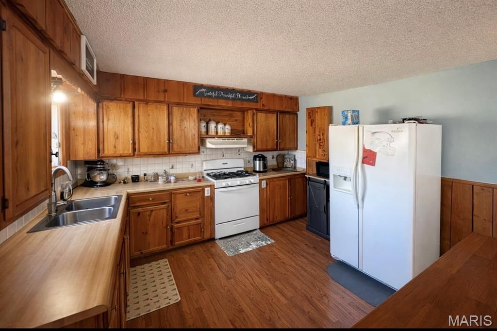 Photo of 7440 Highway 17, Houston, MO 65483 (MLS # 26019288)