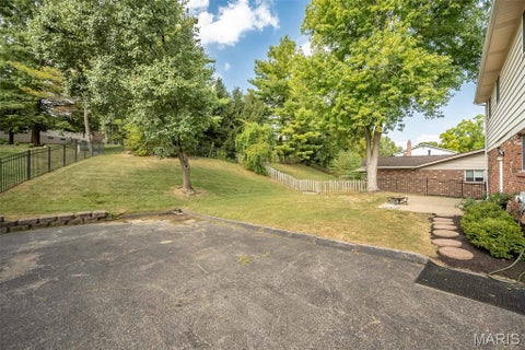 Tiny photo for 1019 Parkwatch Drive, Ballwin, MO 63011 (MLS # 26039209)