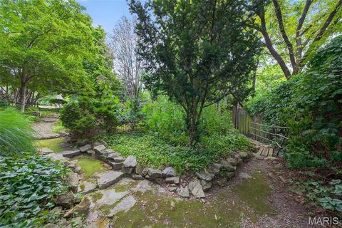 Tiny photo for 400 S Woodlawn Avenue, Kirkwood, MO 63122 (MLS # 25060145)