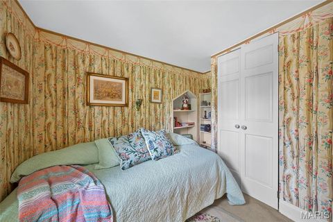 Tiny photo for 400 S Woodlawn Avenue, Kirkwood, MO 63122 (MLS # 25060145)