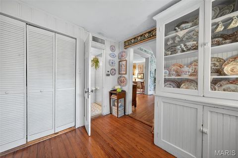 Tiny photo for 400 S Woodlawn Avenue, Kirkwood, MO 63122 (MLS # 25060145)
