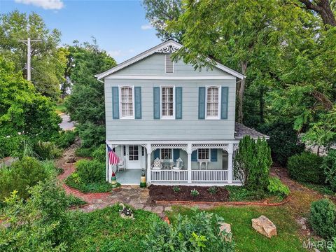 Photo of 400 S Woodlawn Avenue, Kirkwood, MO 63122 (MLS # 25060145)