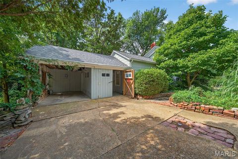 Tiny photo for 400 S Woodlawn Avenue, Kirkwood, MO 63122 (MLS # 25060145)