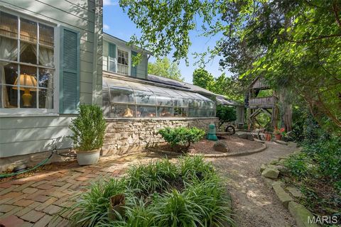 Tiny photo for 400 S Woodlawn Avenue, Kirkwood, MO 63122 (MLS # 25060145)