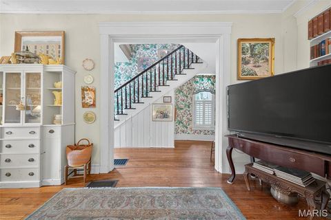 Tiny photo for 400 S Woodlawn Avenue, Kirkwood, MO 63122 (MLS # 25060145)