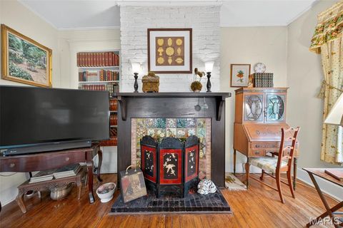 Tiny photo for 400 S Woodlawn Avenue, Kirkwood, MO 63122 (MLS # 25060145)