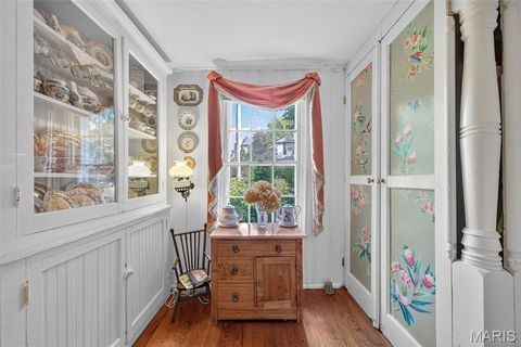 Tiny photo for 400 S Woodlawn Avenue, Kirkwood, MO 63122 (MLS # 25060145)