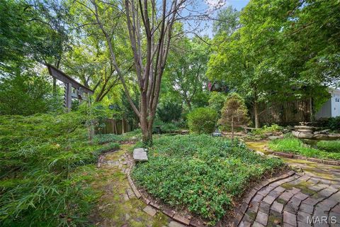 Tiny photo for 400 S Woodlawn Avenue, Kirkwood, MO 63122 (MLS # 25060145)