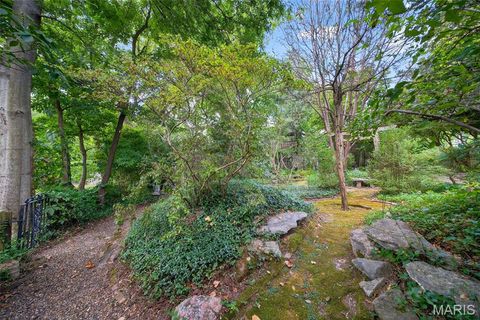 Tiny photo for 400 S Woodlawn Avenue, Kirkwood, MO 63122 (MLS # 25060145)