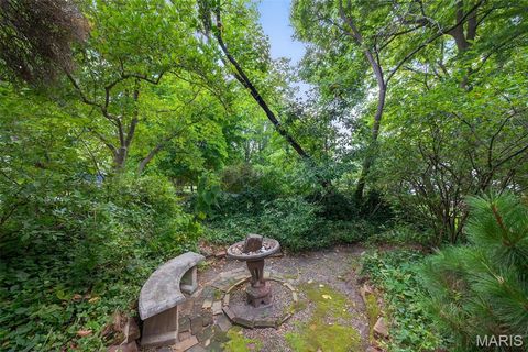 Tiny photo for 400 S Woodlawn Avenue, Kirkwood, MO 63122 (MLS # 25060145)