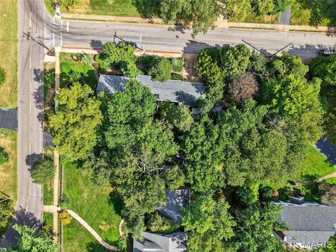 Tiny photo for 400 S Woodlawn Avenue, Kirkwood, MO 63122 (MLS # 25060145)