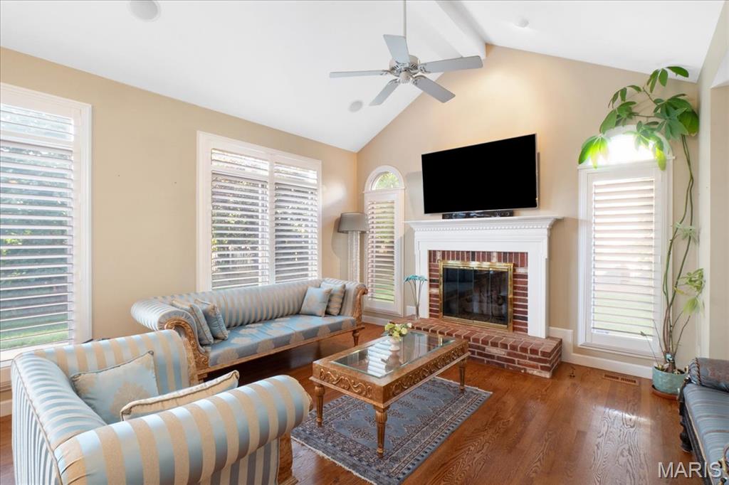 Manderleigh Of Town & Country One - Residential