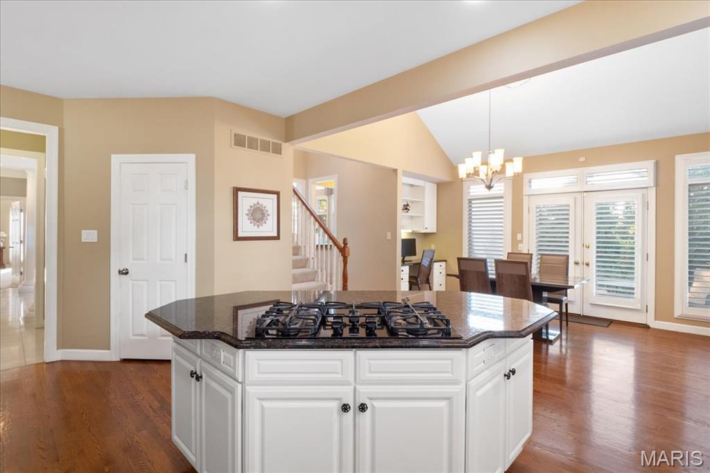 Manderleigh Of Town & Country One - Residential