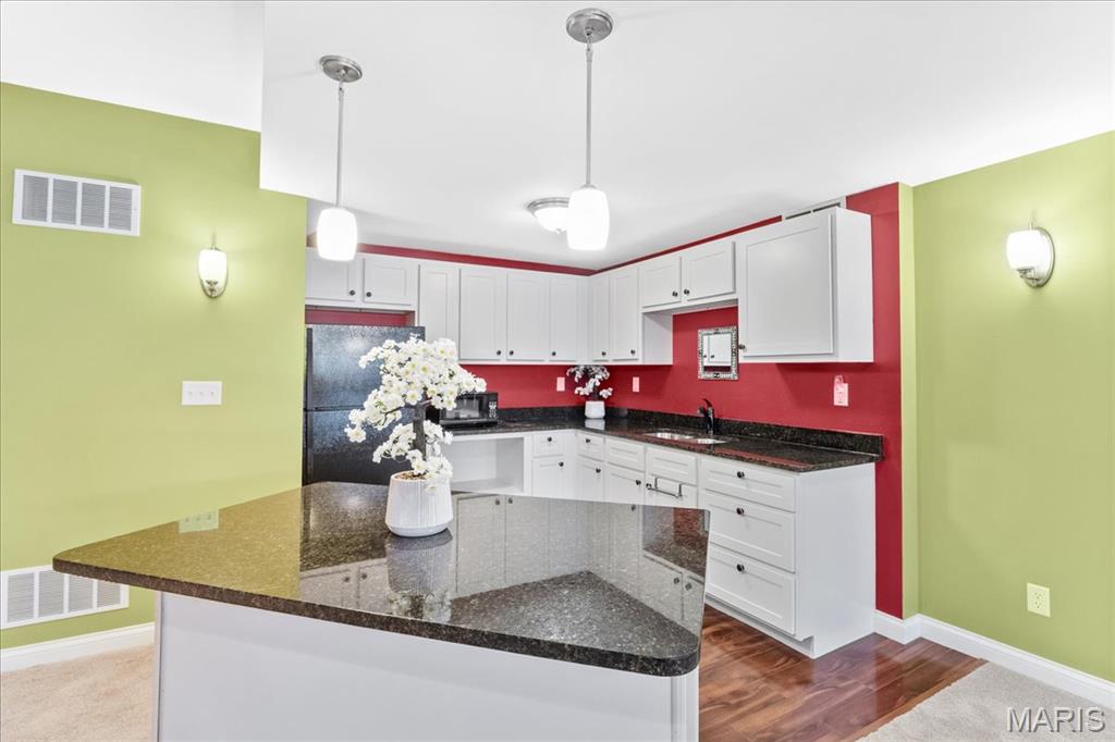 Manderleigh Of Town & Country One - Residential